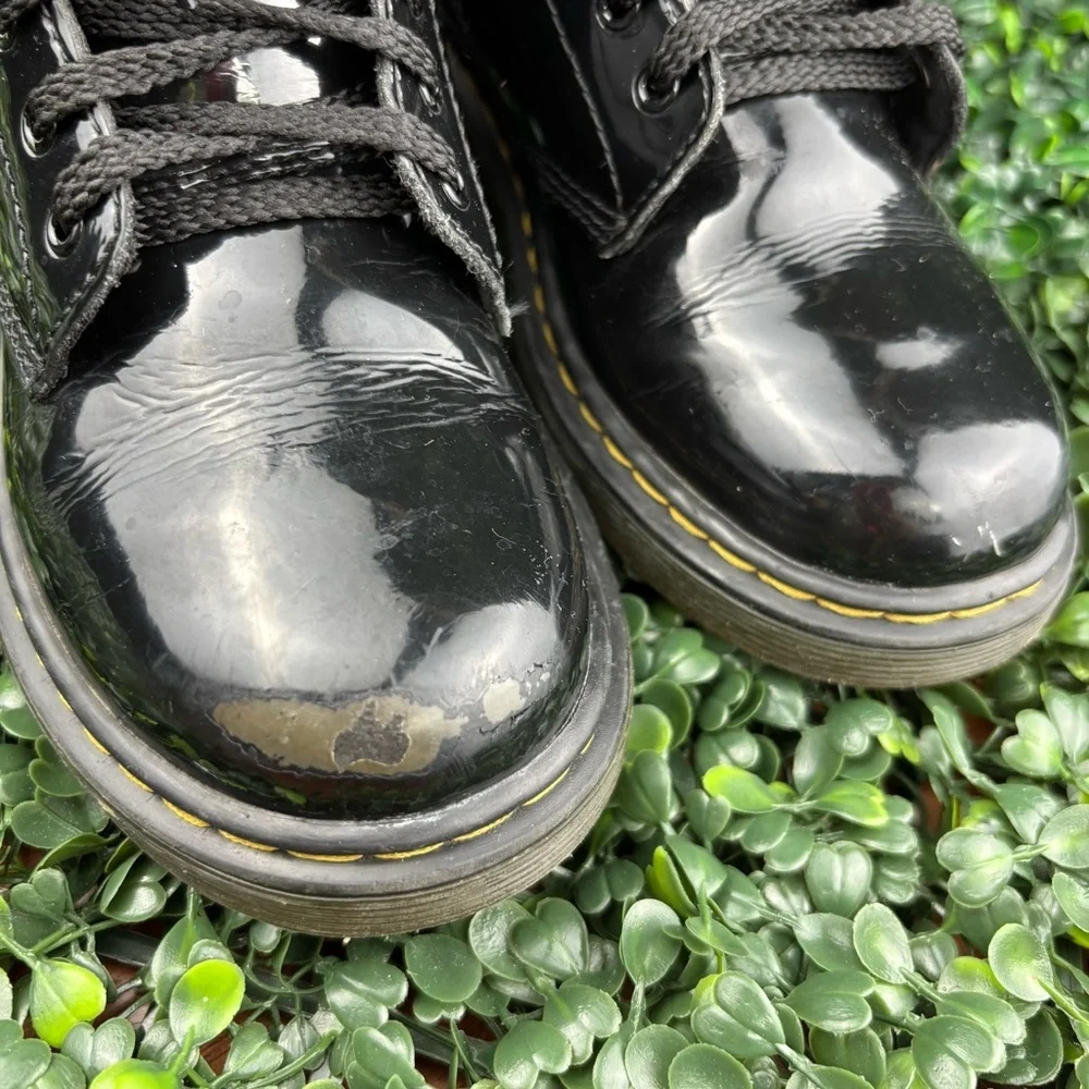 DR.MARTENS 1460 LACE UP BOOTS SIZE 2 KIDS